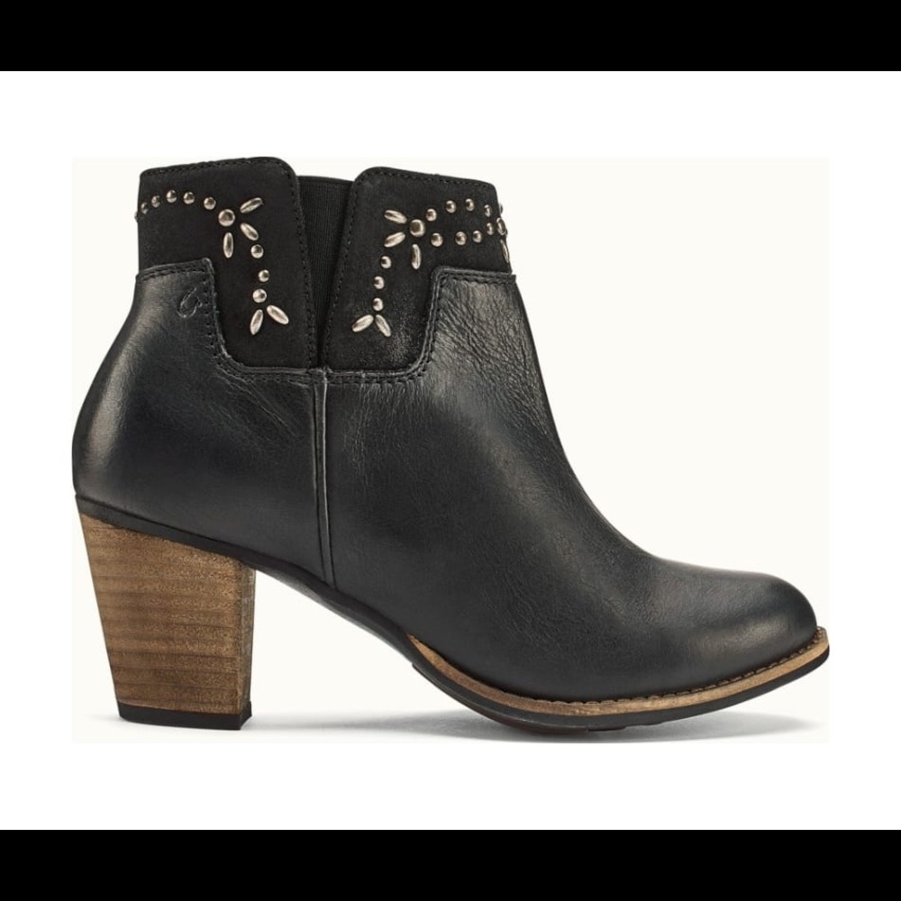 Olukai black short boot 7